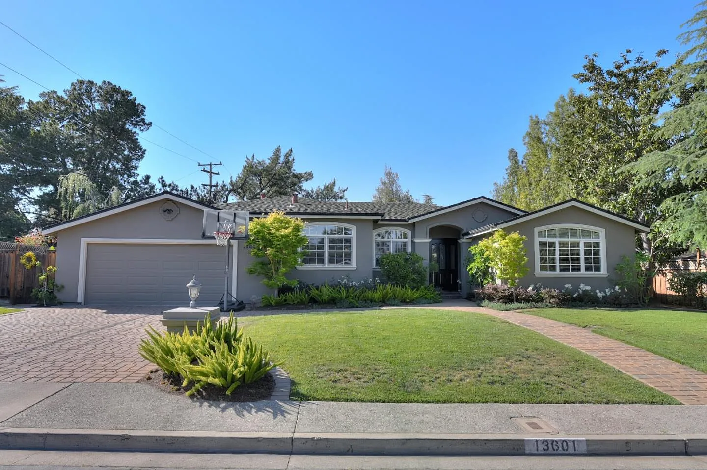 13601 Westover Dr photo 1