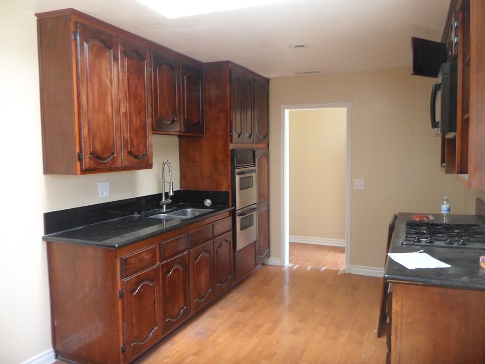 1st image of 1064 Forestdale Ave