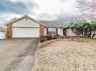 905 Fieldstone Ct, Centerton, AR 72719