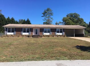 4 Dickens Ln, Taylors, SC 29687