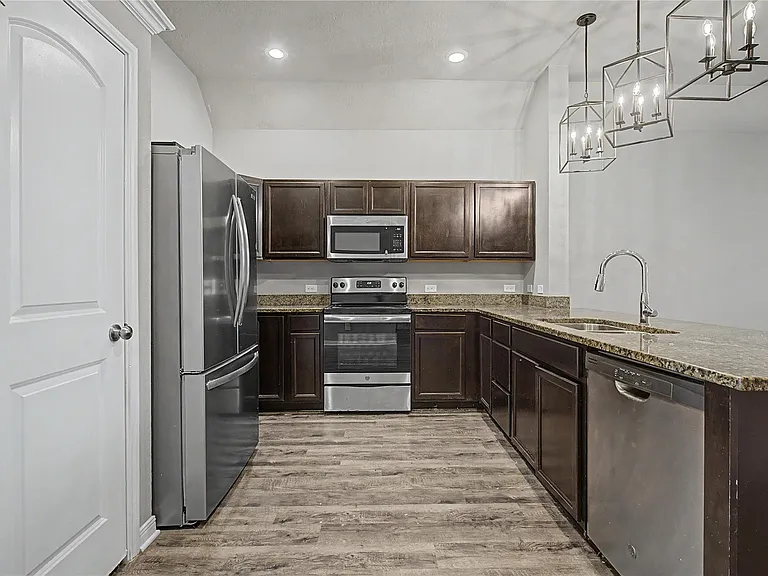 2134 Markley Dr — Photo 11