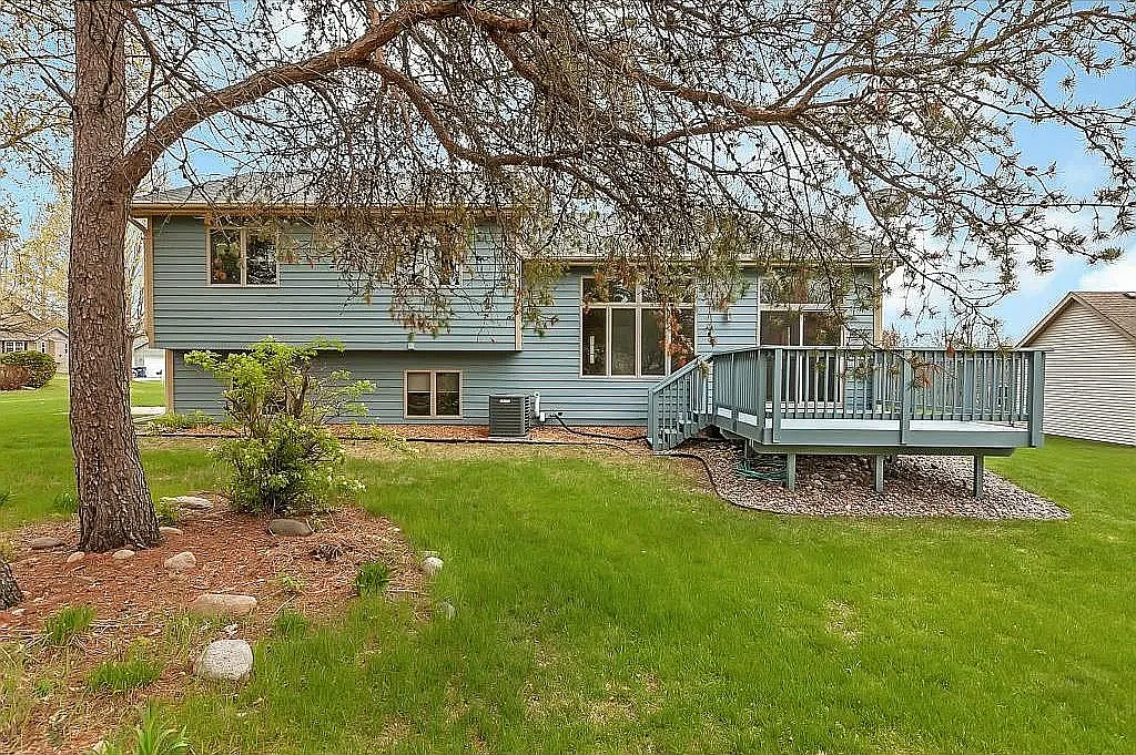4 bed, 2586 sqft, $2,500 — Photo 3