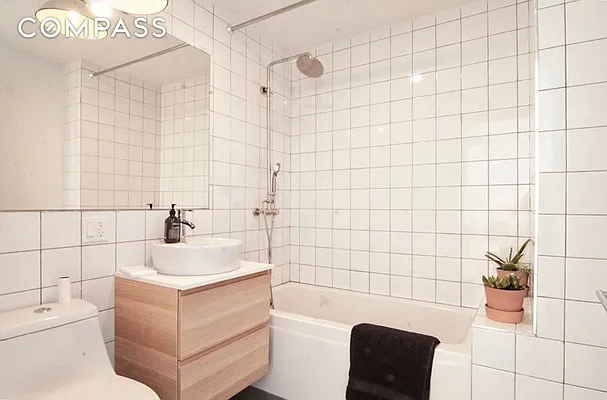 Rented by Compass | media 32