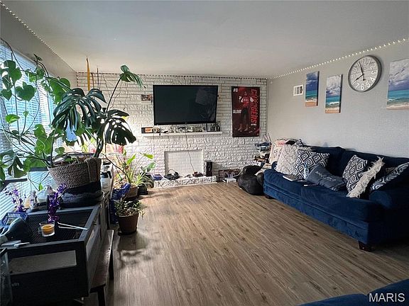 4th image of 886 Prigge Rd