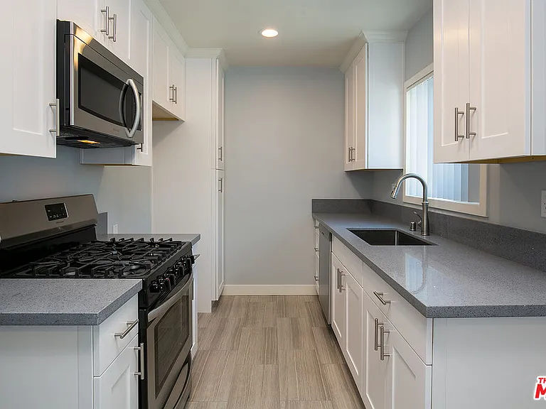 1136 Spazier Ave #10 — Photo 11