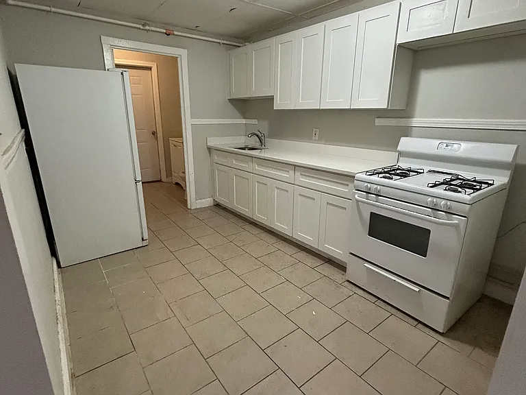 276 4th St Fall River, MA Two Units Available: Room for $600 & 1 Bedroom for $1,250! — Photo 2