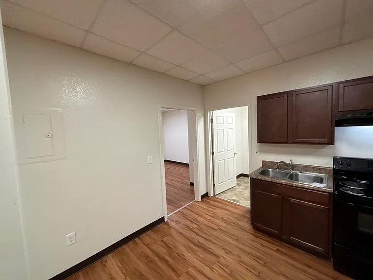413 Devonia St #402 — Photo 7