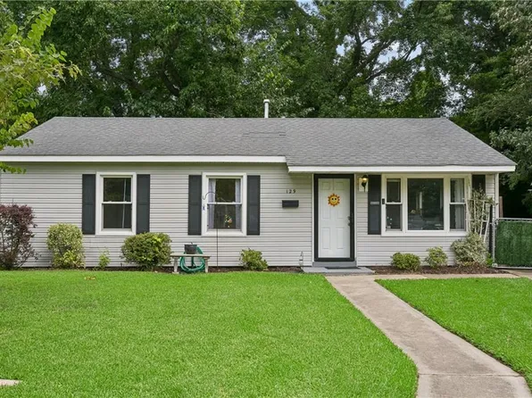 129 Peach Tree Ln, Hampton, VA 23669