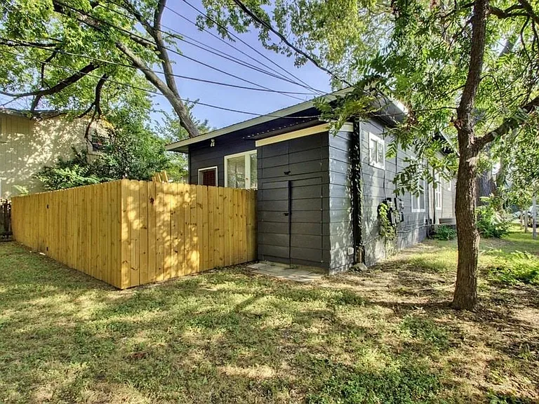 611 Nelray Blvd #A — Photo 43
