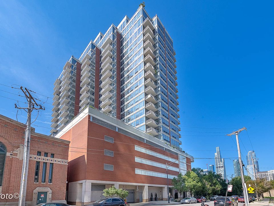 1st image of 1600 S Prairie Ave #1308