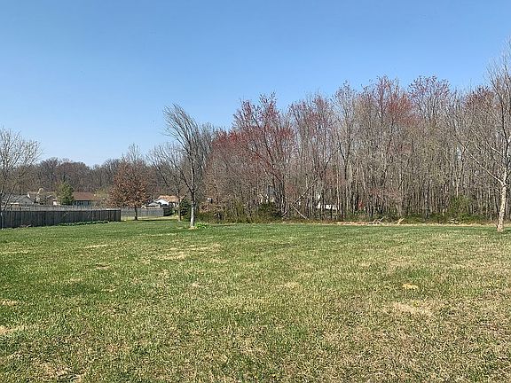 2nd image of 1712 Parkwood Ct NE
