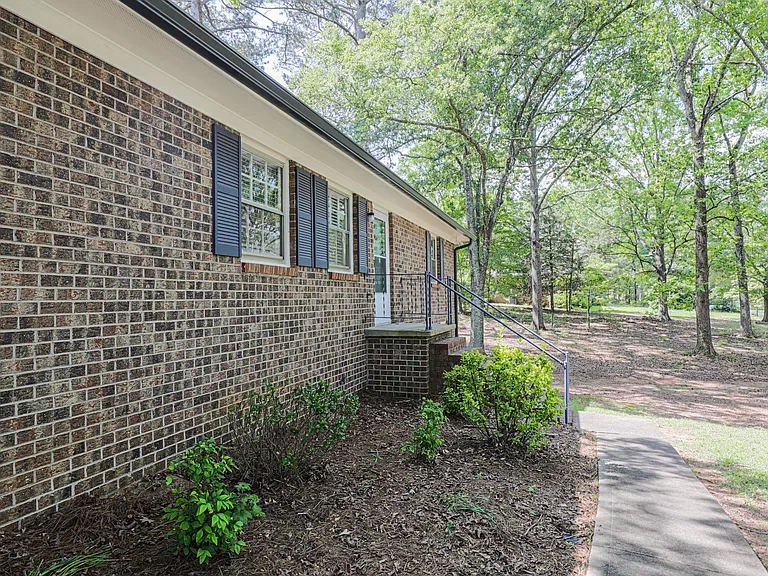 1150 Bell Rd — Photo 26
