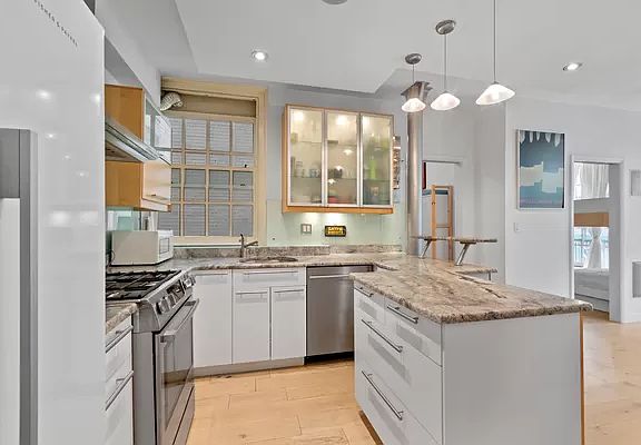 4th image of 508 E 78th St #4BC