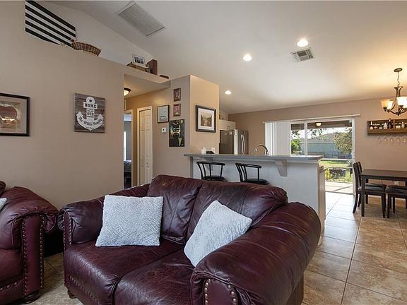 5th image of 3819 SW 11th Pl