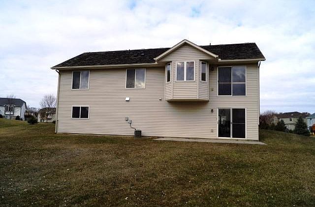 2nd image of 10387 Oakridge Pl