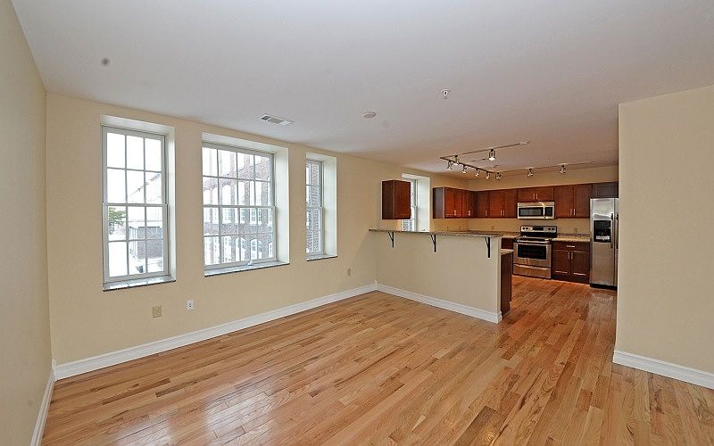 Living/Dining Area