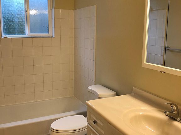 3rd image of 444 N Euclid Ave APT 10