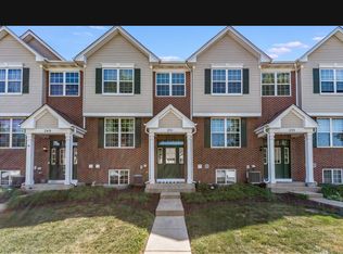 251 S Oak Creek Ln, Romeoville, IL 60446