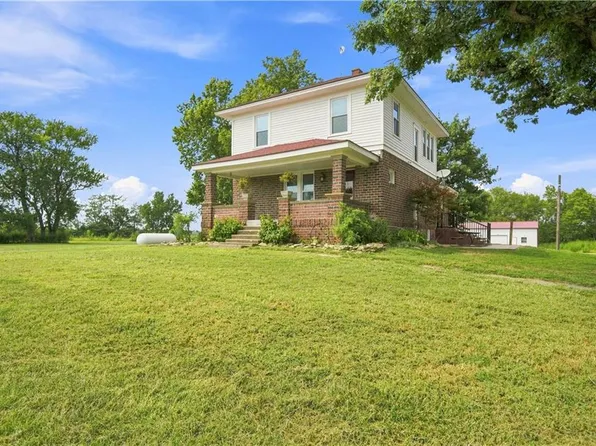 2407 Osborne Ter, Ottawa, KS 66067