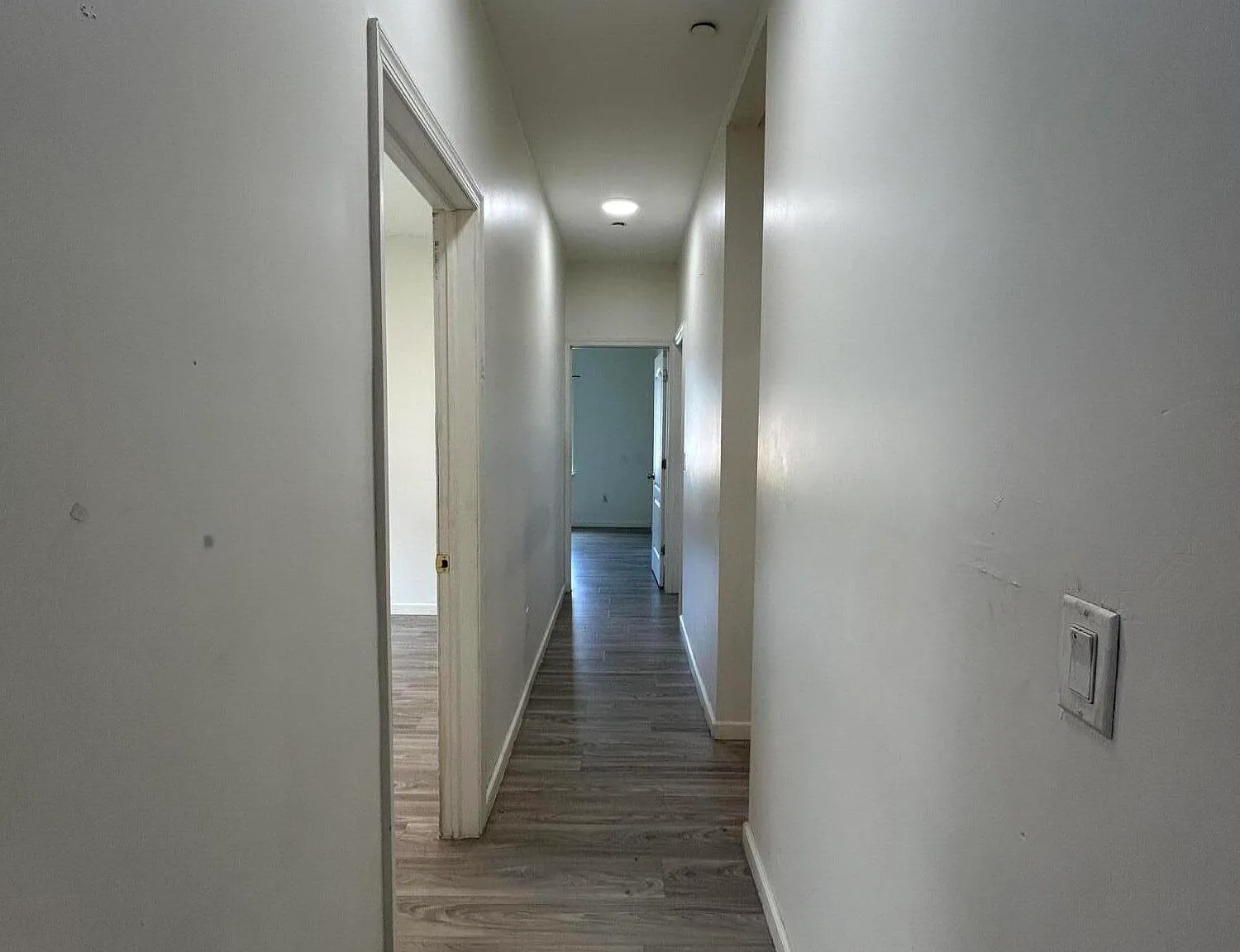 3 bed, 2.0 bath, 2200 sqft, $3,800 — Photo 4