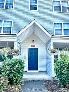2 bed, 1.0 bath, 868 sqft, $1,800 — Photo 1