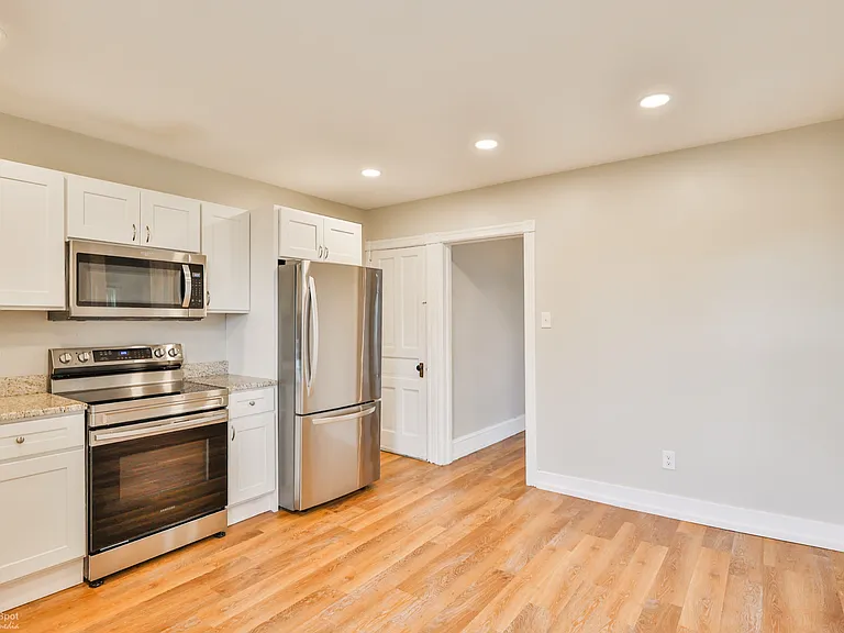 421 Union St — Photo 19