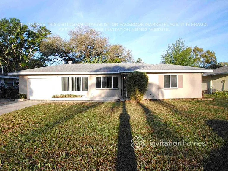 210 S Comet Ave — Photo 2