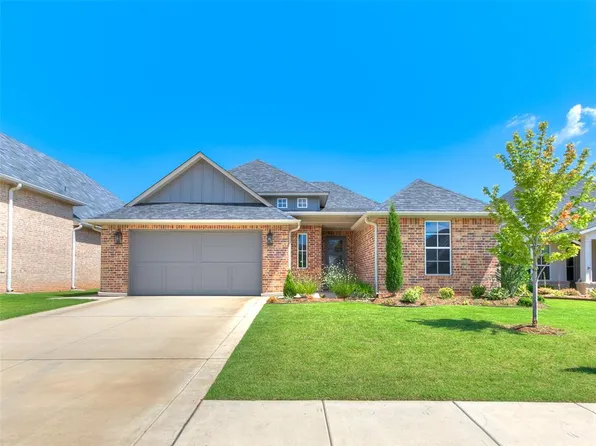 201 Pont Neuf Ct, Edmond, OK 73034