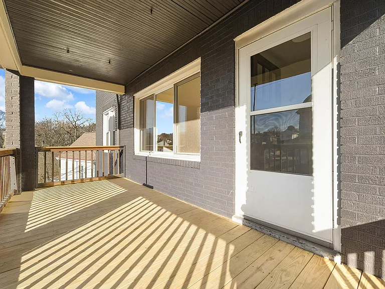 209 Mary St #2 — Photo 3