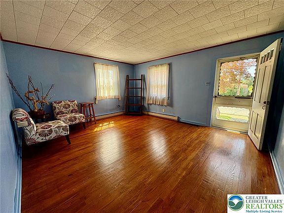5th image of 37 E Federal St