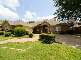 2810 Winding Oak Trl, Garland, TX 75044