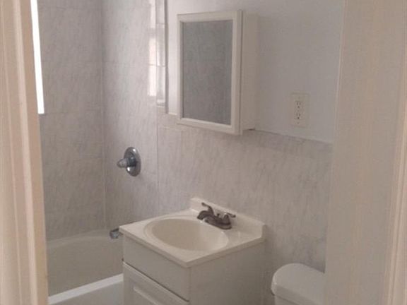 5th image of 3915 62nd St APT 43