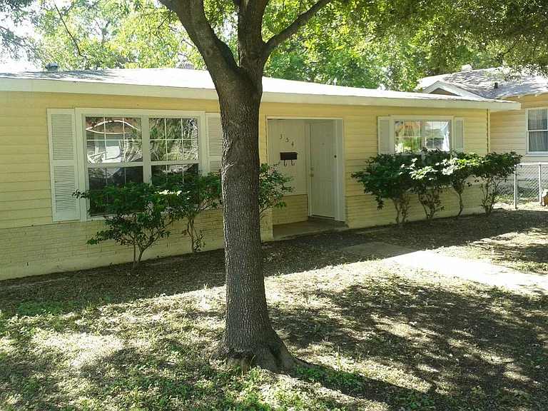 356 E Craig Pl — Photo 2