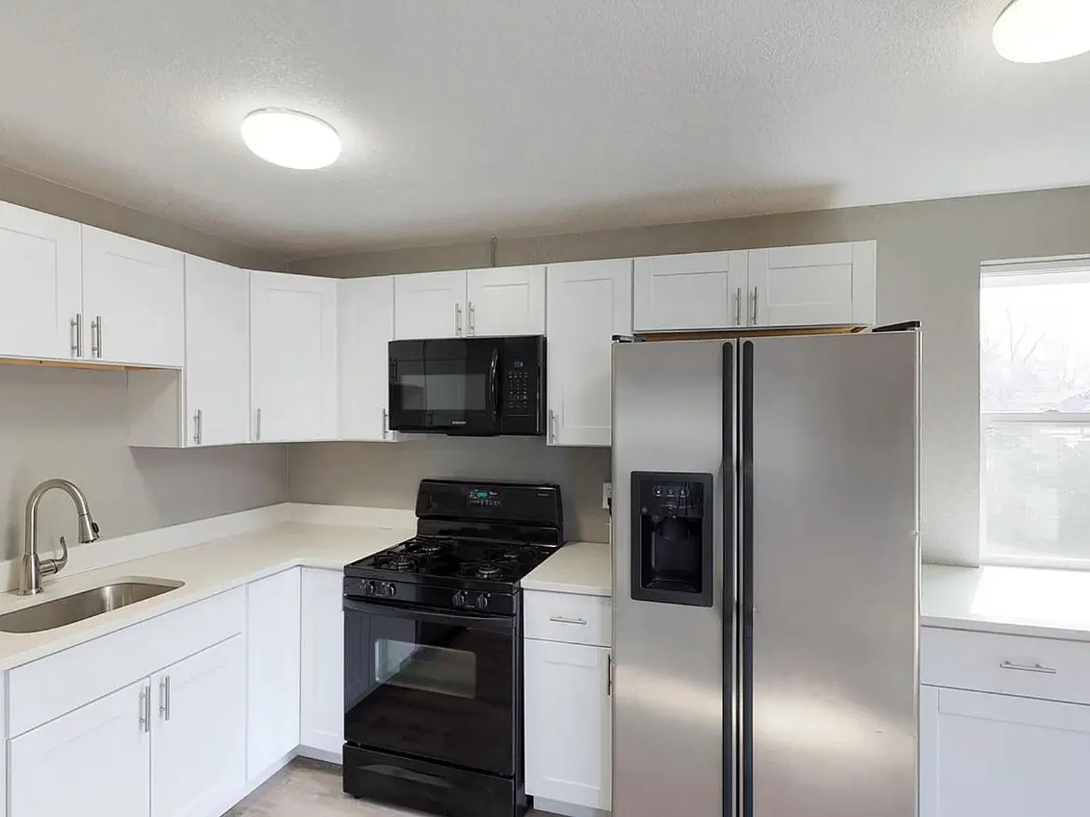 2 bed, 692 sqft, $1,595 — Photo 4