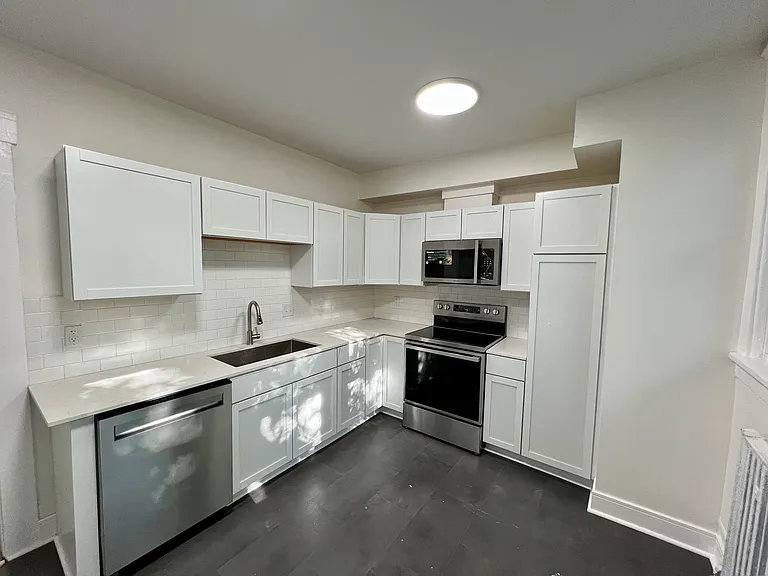 114 Gorland Ave #1 — Photo 5