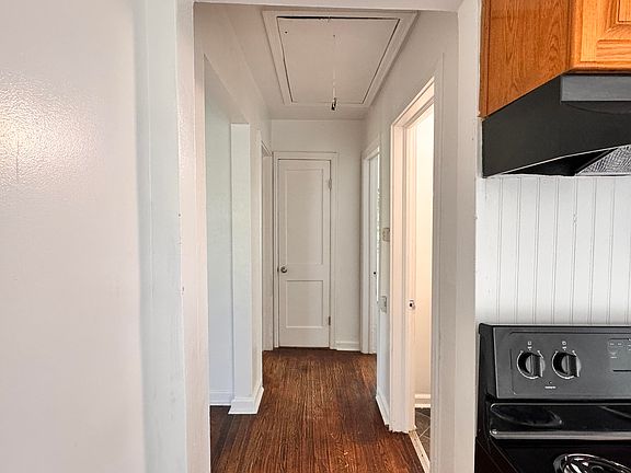 5th image of 4408 Surrey Ave NW