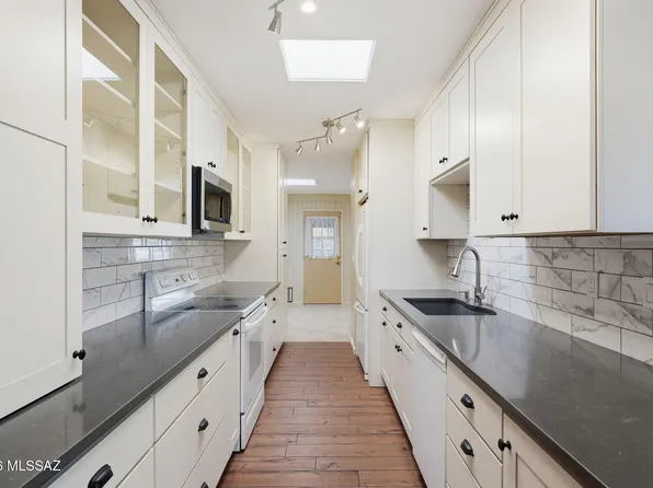 425 N Calle Del Diablo, Green Valley, AZ 85614