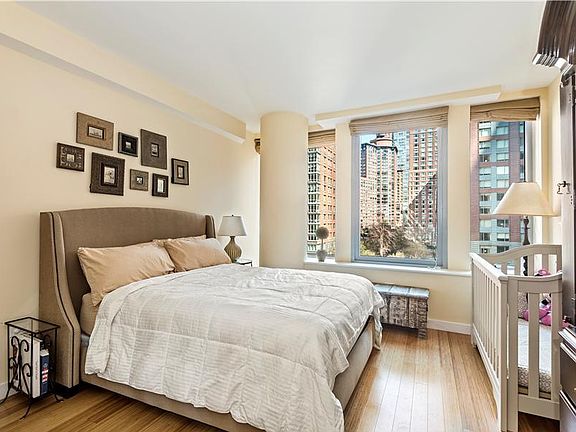 4th image of 2 River Ter APT 4K