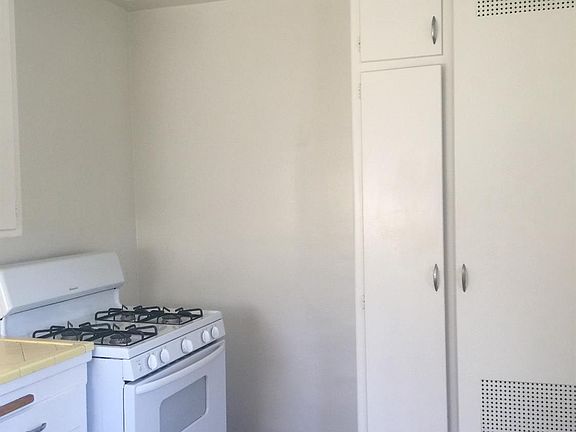5th image of 660 1/2 W Doran St