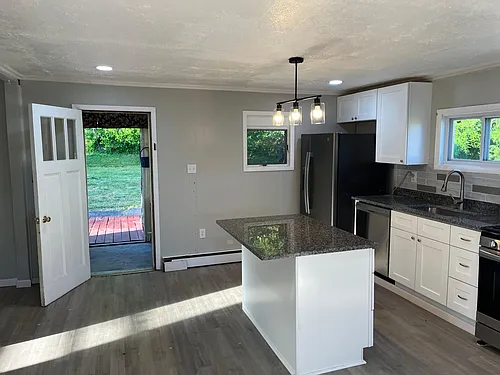 100 Campbell Ave Photo 1