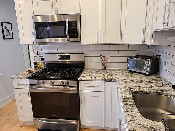 4th image of 153 Dupont St Floor 1
