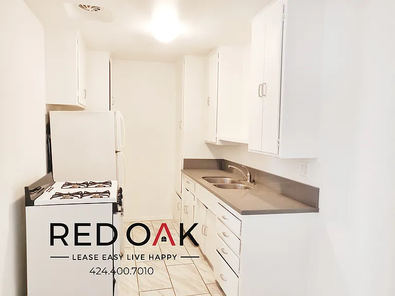 5832 Carlton Way #4 — Photo 2