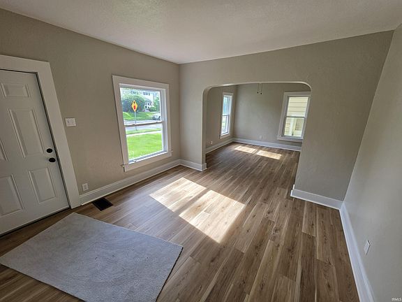 3rd image of 4106 S Wayne Ave