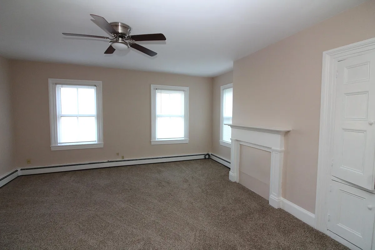 Building Photo - 172 Musconetcong River Rd #3