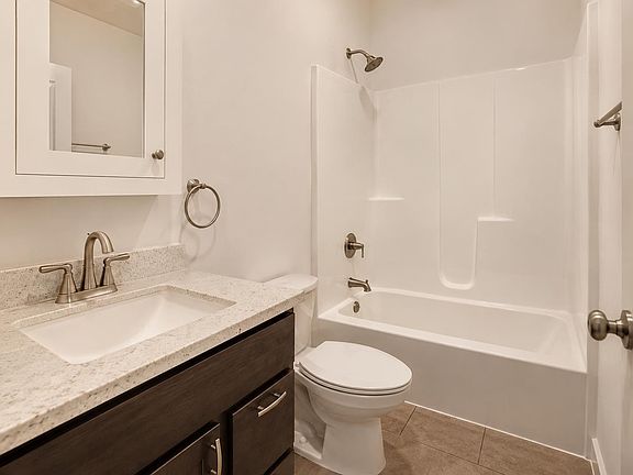 5th image of 714 Bluewater Dr