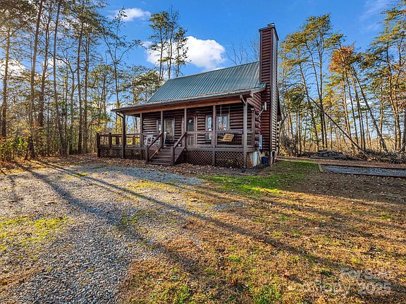 3rd image of 132 Grandview Dr