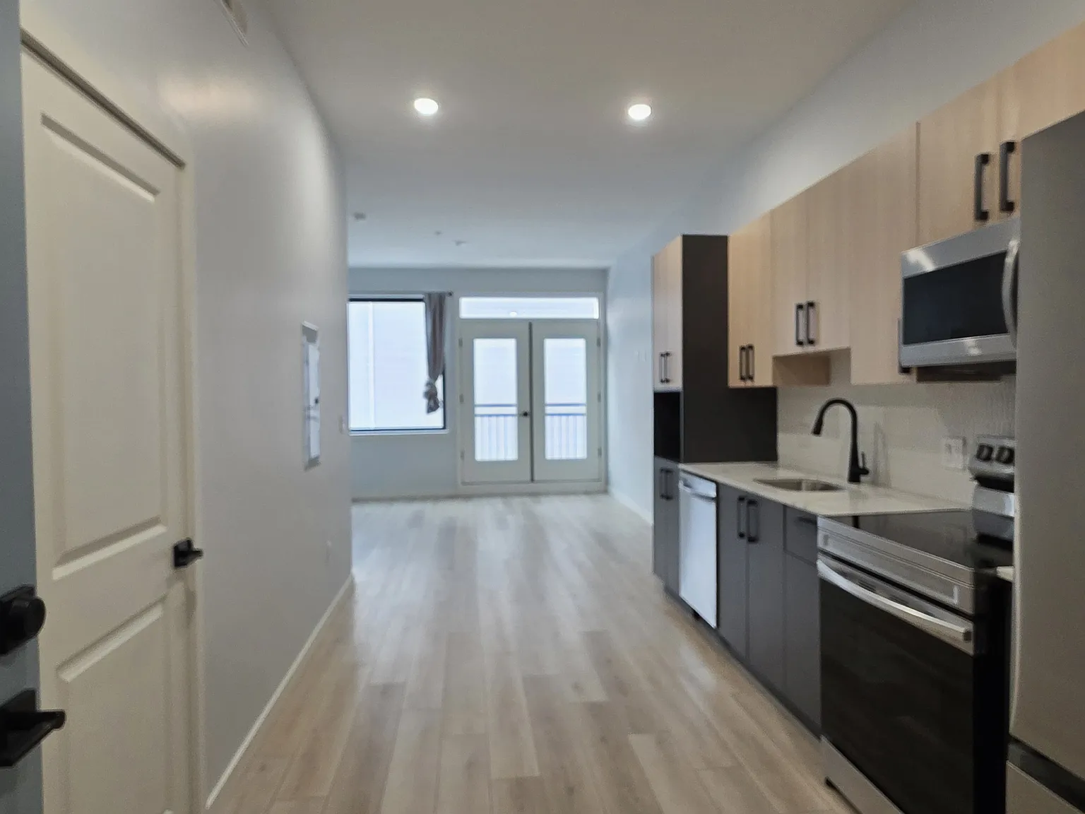 1 bed, 620 sqft, $1,800 — Photo 2