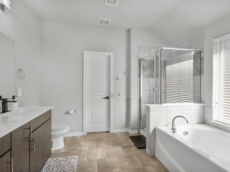 817 Cloverwood Dr — Photo 14