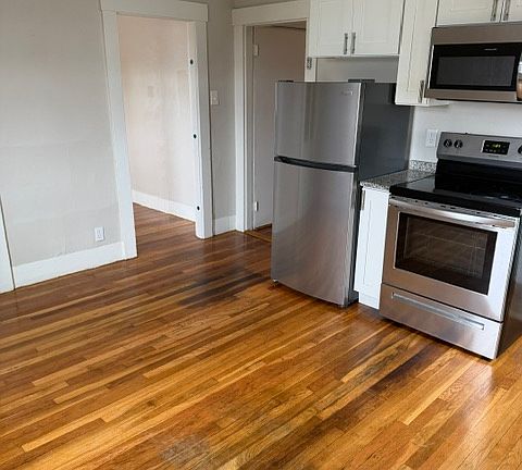 4th image of 9 Basset St Floor 3