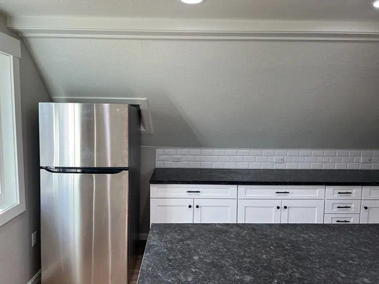 410 N 5th St #A — Photo 12